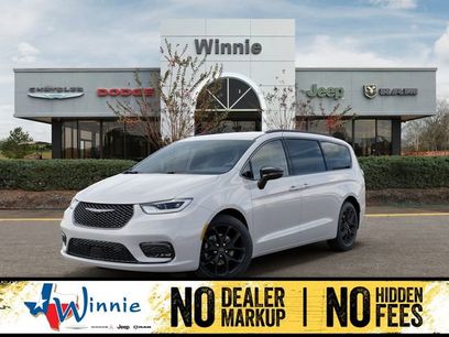 New 2026 Chrysler Pacifica Select