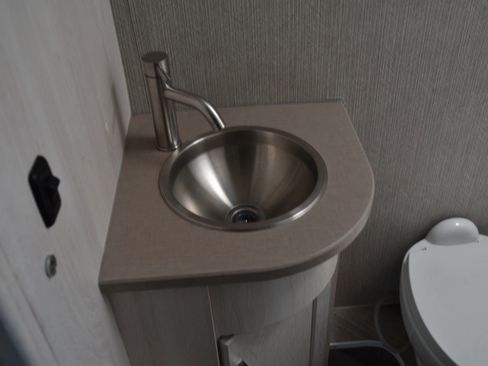 Used 2022 Mercedes-Benz Sprinter 3500 image 30