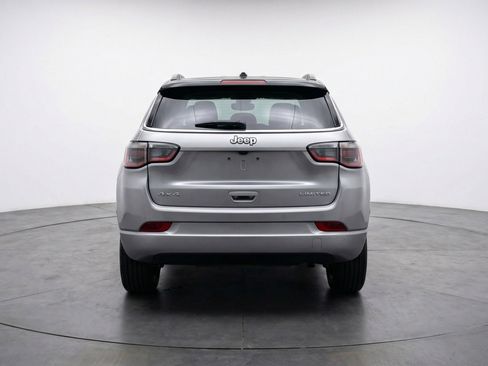 Used 2025 Jeep Compass Limited AWD/4WD image 7
