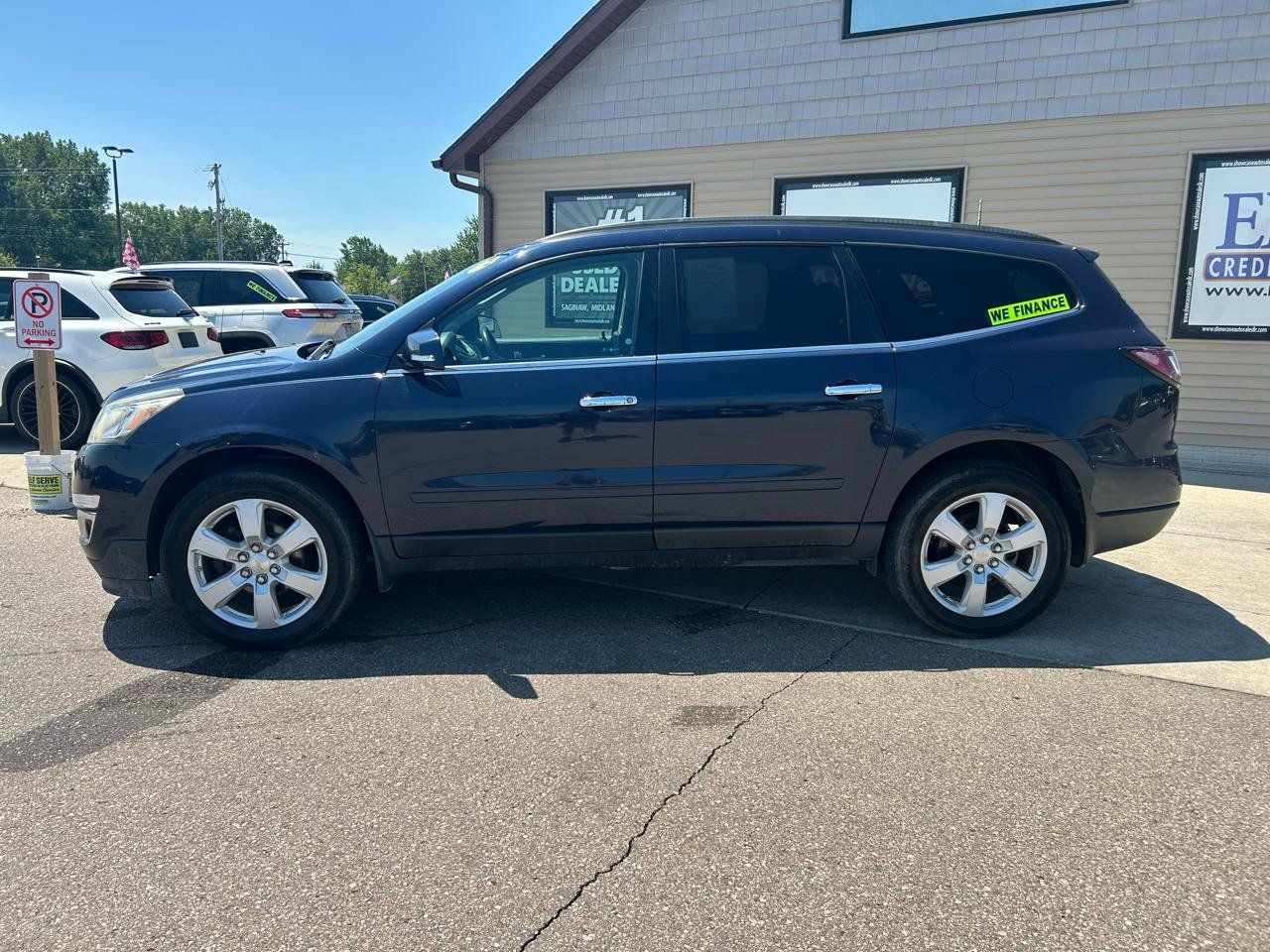 Used 2017 Chevrolet Traverse LT w/ Style and Technology Package FWD image 8