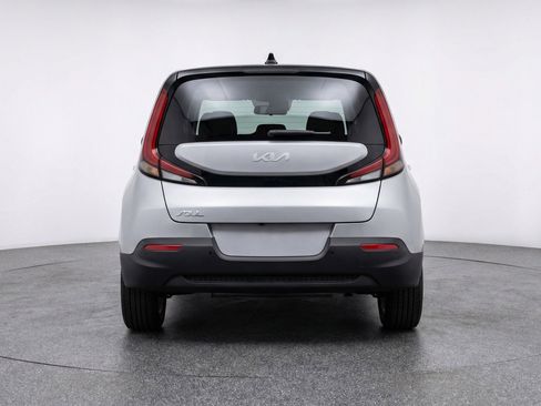 Used 2025 Kia Soul LX w/ LX Technology Package image 7