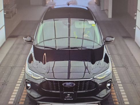 Used 2023 Ford Escape Platinum AWD/4WD image 5