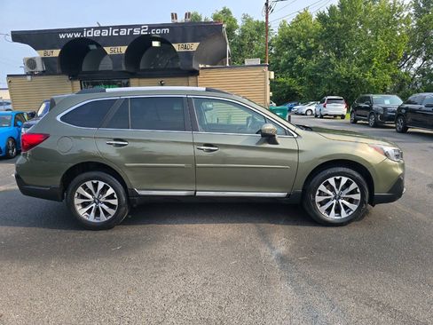 Used 2018 Subaru Outback 3.6R Touring AWD/4WD image 2