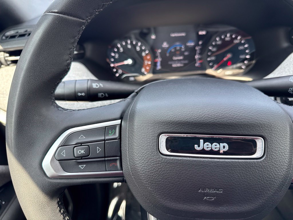 Used 2024 Jeep Compass Latitude AWD/4WD image 23