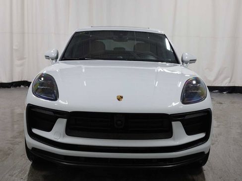 Certified 2026 Porsche Macan image 14