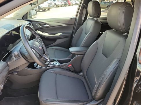 Used 2025 Buick Encore GX Preferred AWD/4WD image 16