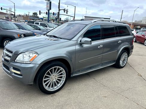 Used 2011 Mercedes-Benz GL 550 4MATIC image 7