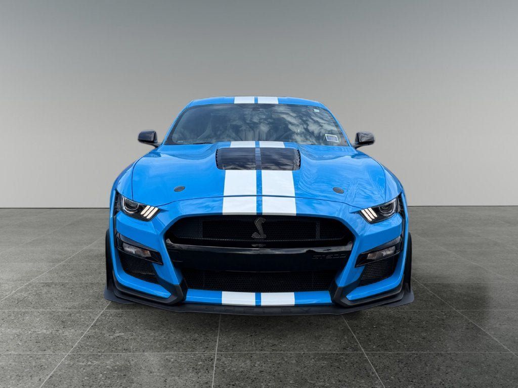 Used 2022 Ford Mustang Shelby GT500 w/ Carbon Fiber Track Pack RWD image 2