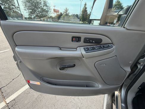 Used 2006 Chevrolet Silverado 2500 LT w/ Heavy-Duty Power Package AWD/4WD image 16