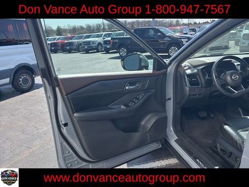 Used 2022 Nissan Rogue SL w/ SL Premium Package image 20