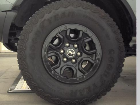 Used 2023 Ford Bronco Wildtrak AWD/4WD image 11