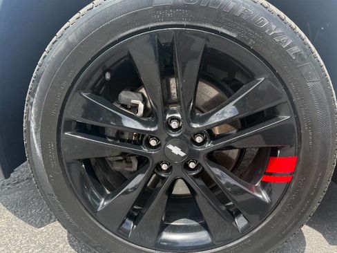 Used 2020 Chevrolet Trax LT w/ Redline Edition AWD/4WD image 9