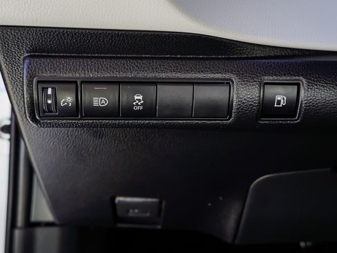 Certified 2023 Toyota Corolla SE FWD image 18
