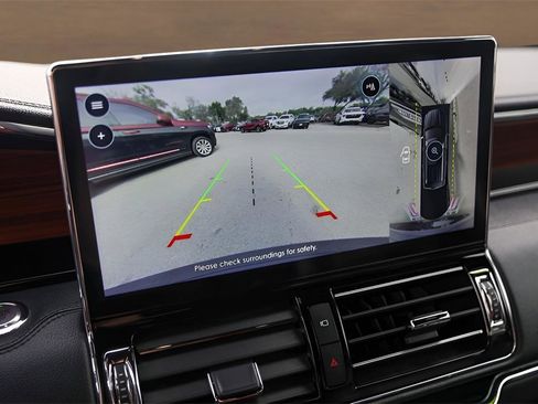 Used 2024 Lincoln Navigator Reserve image 16