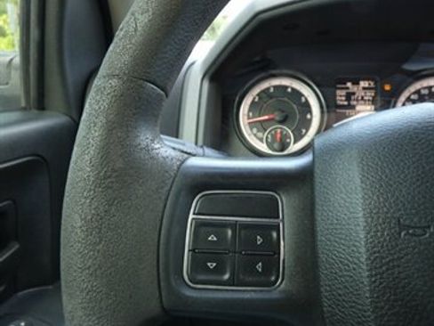 Used 2018 RAM 1500 Express RWD image 24