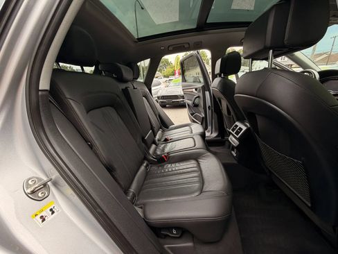 Used 2018 Audi Q5 2.0T Premium Plus w/ Premium Plus Package AWD/4WD image 11