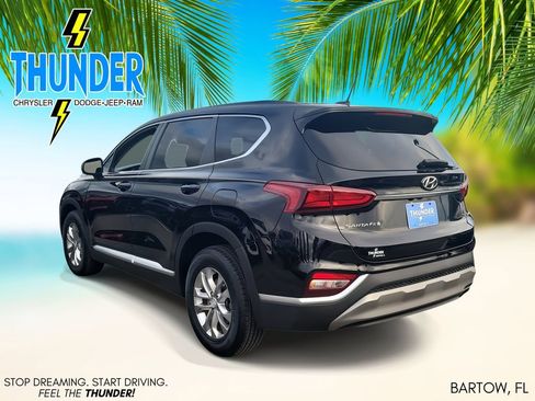 Used 2020 Hyundai Santa Fe SE image 3