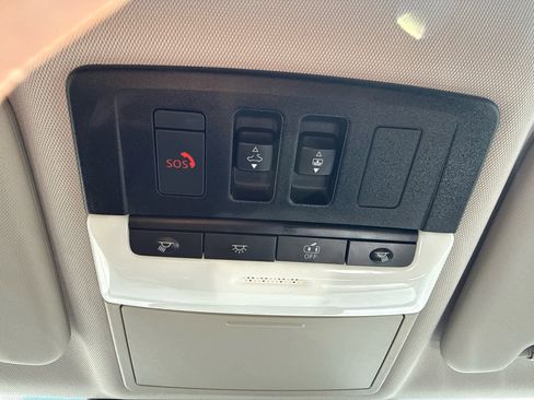 Used 2023 Mitsubishi Outlander SE image 25