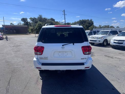 Used 2007 Toyota Sequoia SR5 image 6