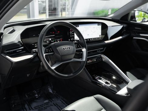 Certified 2025 Audi Q5 Premium w/ Premium Plus AWD/4WD image 10