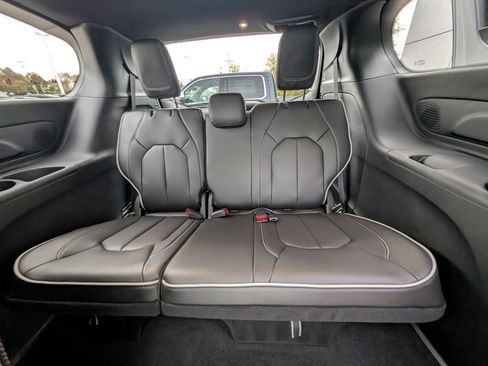 New 2026 Chrysler Pacifica Limited w/ S Appearance Package image 15