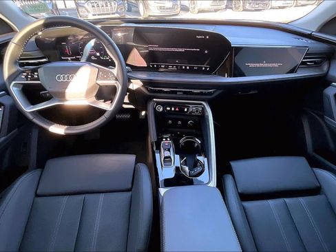 Certified 2025 Audi Q5 Prestige image 14