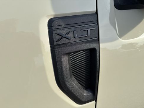 New 2025 Ford Maverick XLT w/ XLT Luxury Package image 17