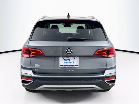 Used 2022 Volkswagen Taos SE FWD image 6