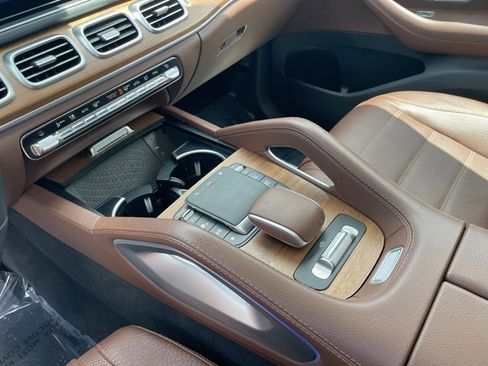 Certified 2024 Mercedes-Benz GLS 450 4MATIC image 23