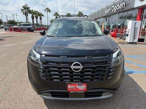 New 2026 Nissan Pathfinder Platinum AWD/4WD image 2