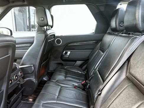 Used 2020 Land Rover Discovery HSE image 27