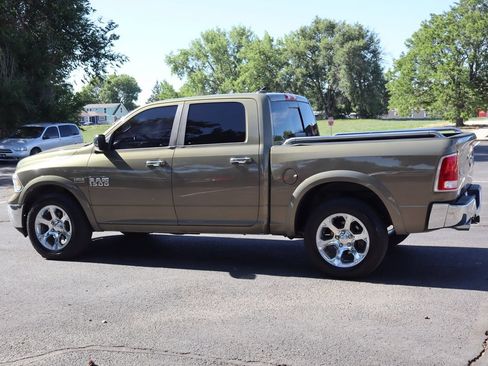 Used 2015 RAM 1500 Laramie w/ Convenience Group AWD/4WD image 8