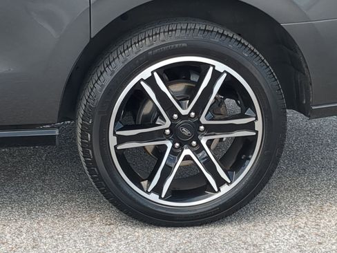 Used 2021 Ford Expedition Max Limited image 10