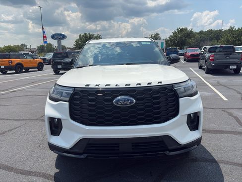 Certified 2025 Ford Explorer ST-Line w/ ST-Line Street Pack AWD/4WD image 2