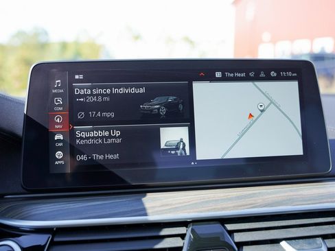 Used 2021 BMW M550i xDrive image 23