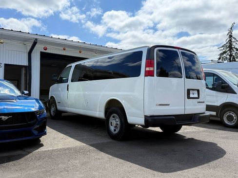 Used 2003 Chevrolet Express 3500 Extended Passenger RWD image 5