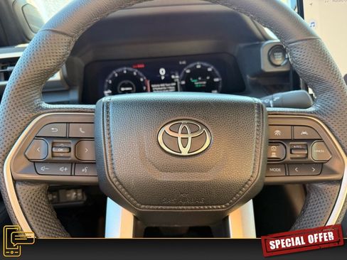 Used 2024 Toyota Tacoma 4x4 Double Cab image 18