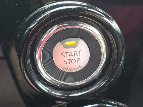 Used 2023 Nissan Titan Platinum Reserve w/ Moonroof Package image 10