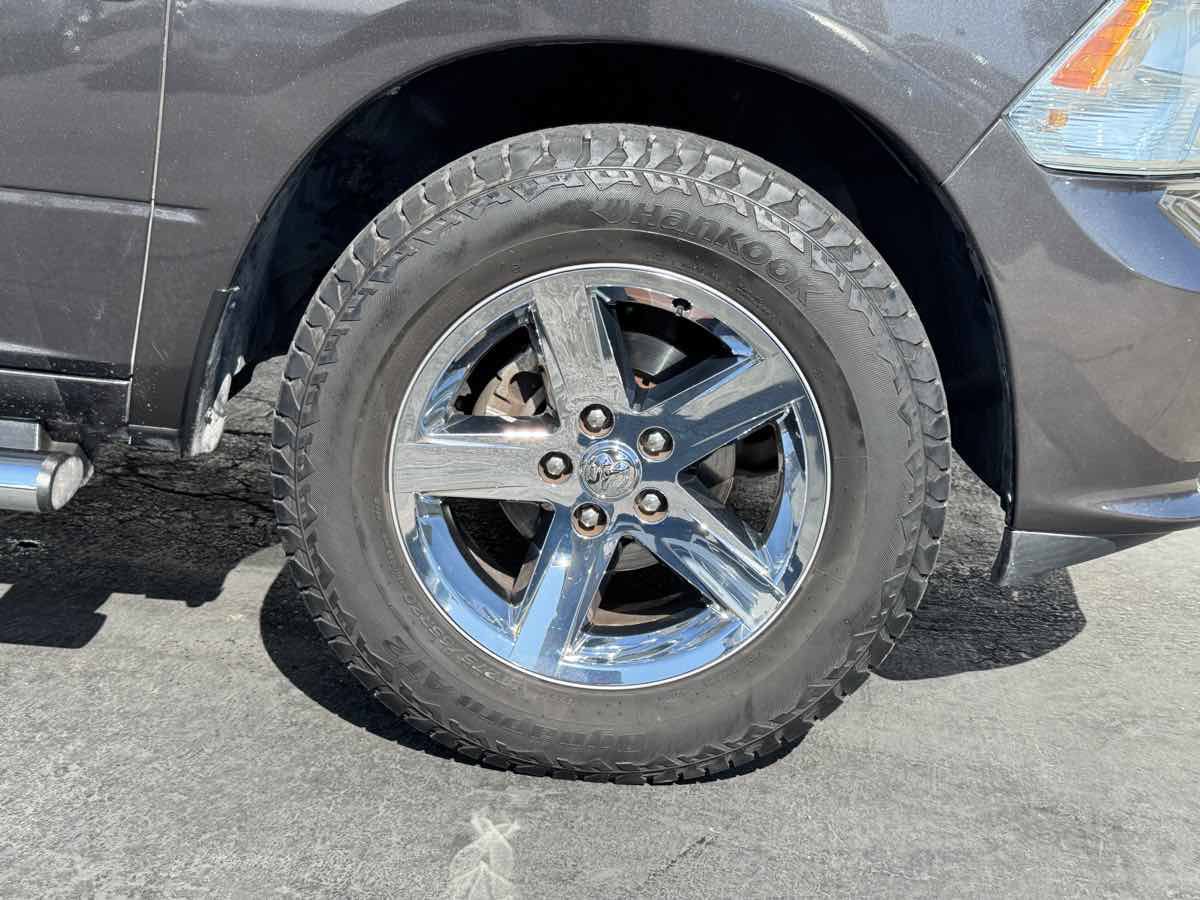 Used 2017 RAM 1500 Express AWD/4WD image 6