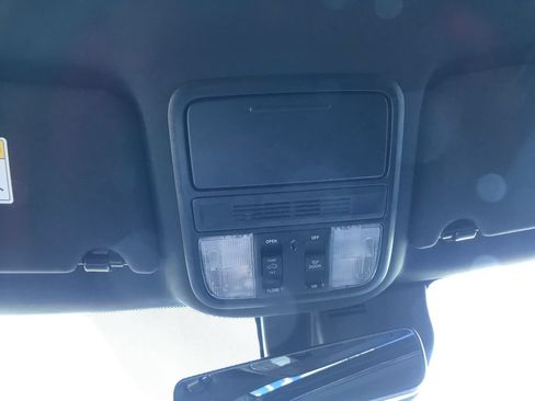 Used 2022 Honda Pilot TrailSport image 23