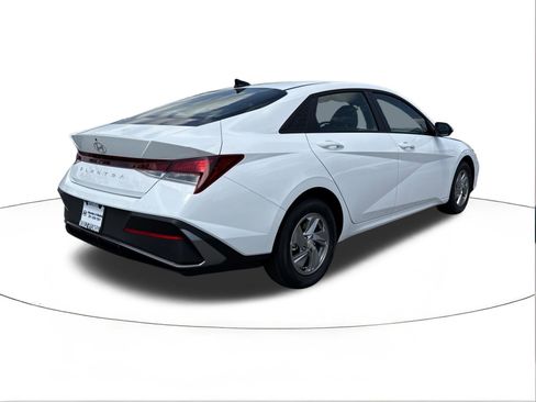 New 2026 Hyundai Elantra SE w/ Cargo Package FWD image 3
