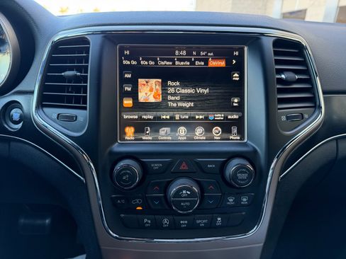 Used 2017 Jeep Grand Cherokee Limited w/ Luxury Group II image 12