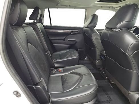 Used 2020 Toyota Highlander Limited AWD/4WD image 38