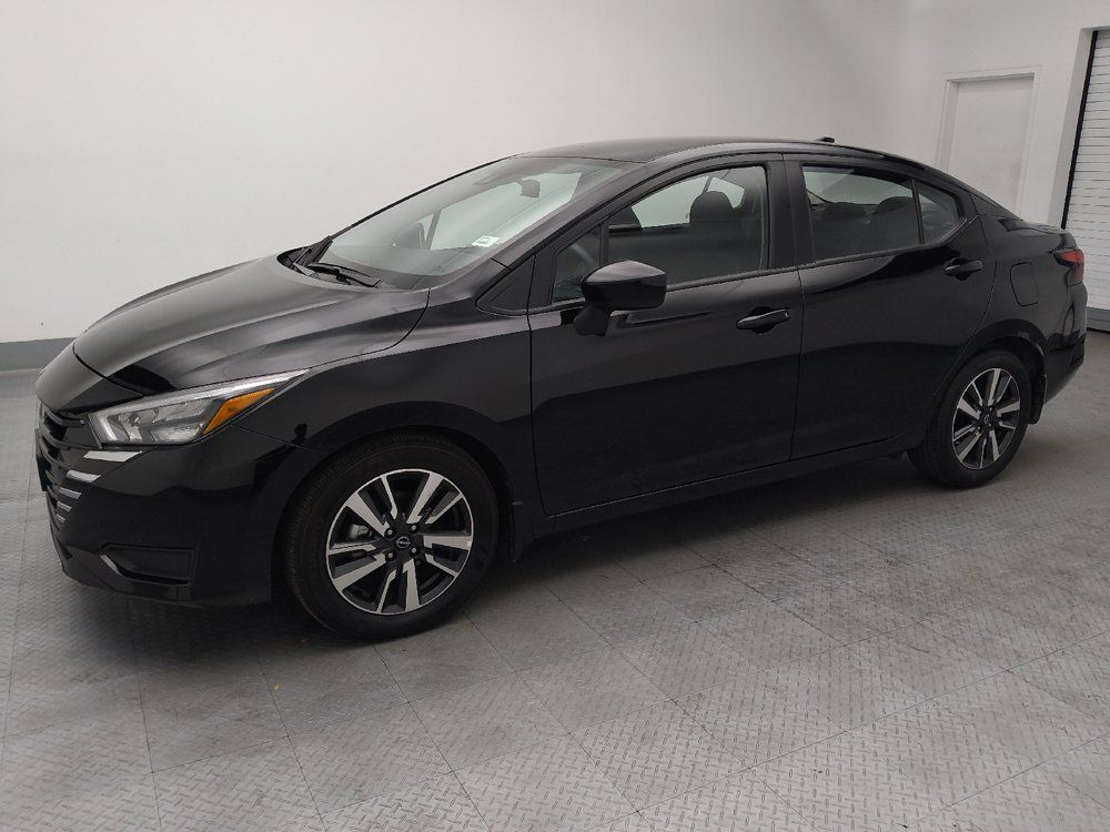 Used 2025 Nissan Versa SV w/ Trunk Package FWD image 2