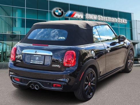 Used 2018 MINI Cooper S image 4
