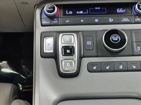 Used 2023 Hyundai Palisade Limited FWD image 12