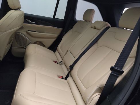 Used 2022 Jeep Grand Cherokee Limited 4xe image 18