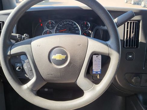 Used 2020 Chevrolet Express 2500 LT w/ LT Preferred Equipment Group RWD image 28