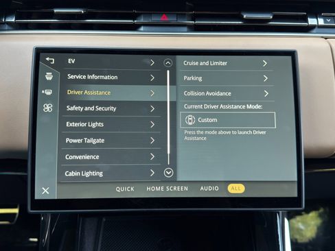 Used 2024 Land Rover Range Rover Sport Autobiography image 32