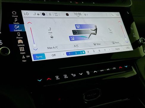 New 2026 Jeep Grand Cherokee Altitude AWD/4WD image 19